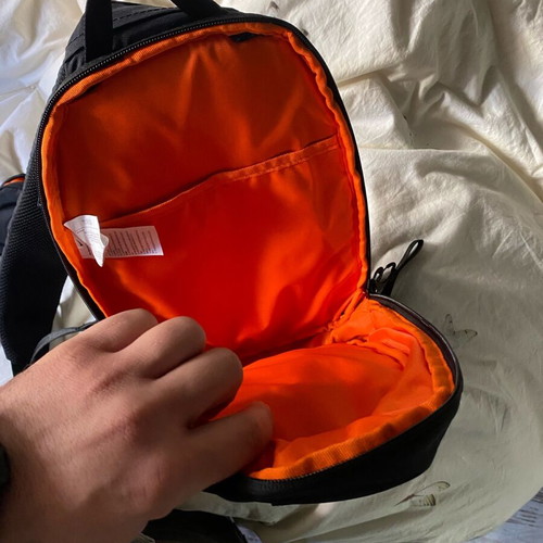 Τσαντάκι sling Nike 9L σαν καινούργιο, μαύρο