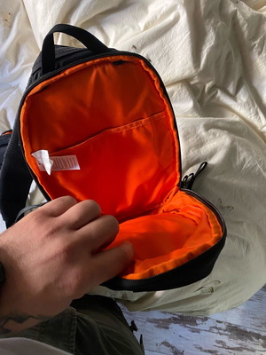 Τσαντάκι sling Nike 9L σαν καινούργιο, μαύρο