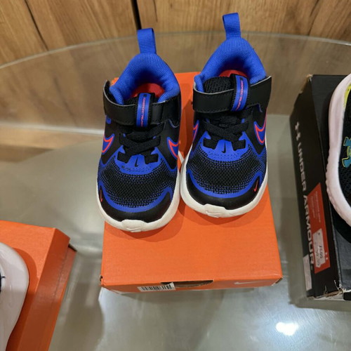 Nike baby sneakers like new, size 22