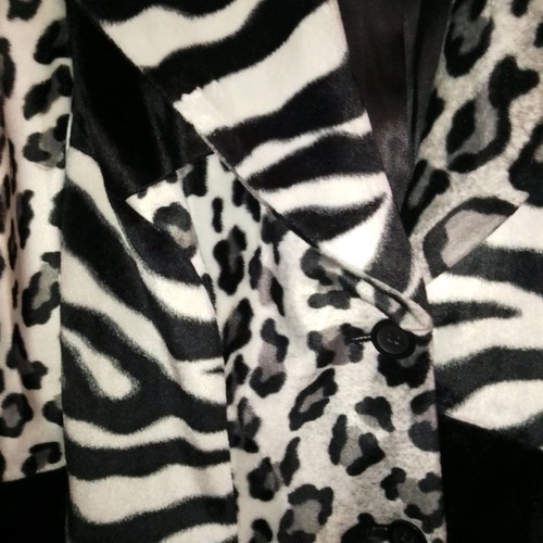 Bebe velvet coat unused size M