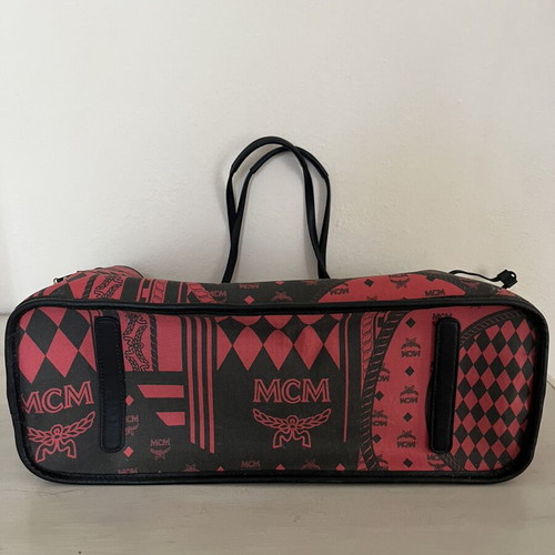 MCM Anya shoulder bag like new, red
