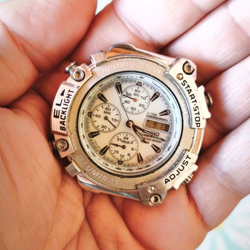 Casio Illuminator used collectible watch with crown issue silver