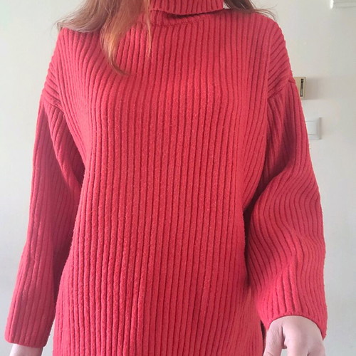 Opportunity! Thick oversized sweater in a fantastic color!! Original price 40 euros, very warm, size Sma