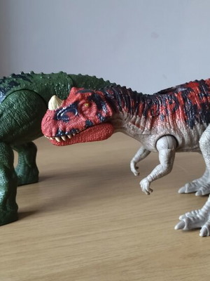Jurassic World Ceratosaurus figures like new, set of 2