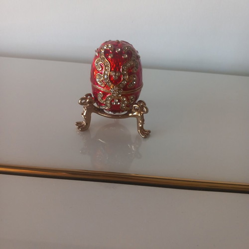 Decorative Egg Bijouterie Box with Enamel and Strass like new