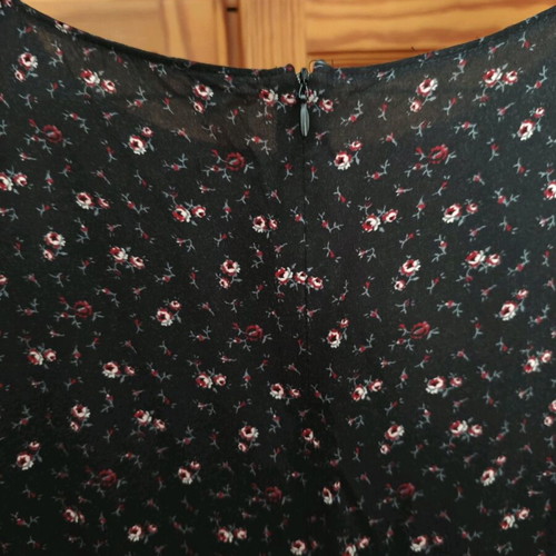 Benetton women's dress size M like new, black with floral pattern