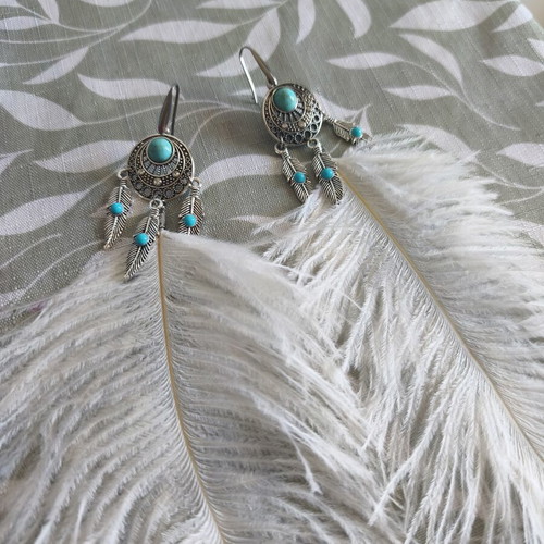 Ostrich Feather Earrings new, white