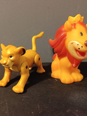 Lion King Simba Disney figures set used with mechanical feature