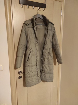 Attrattivo beige mid-length jacket used with hood