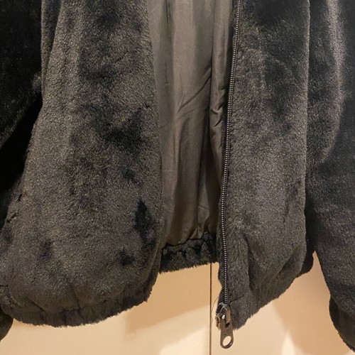 Fur with hood Pull & Bear black like new size M