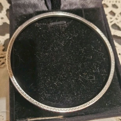 Unique silver bracelet with rubies like new
