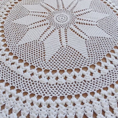 Crocheted handmade doilies set of 3 like new