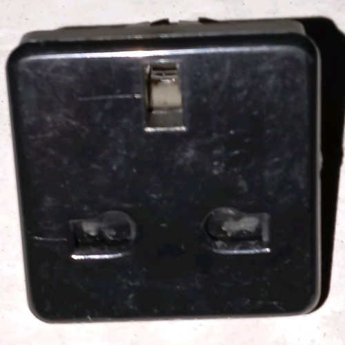 Adapter plug 110v to 220v new for devices with USA socket