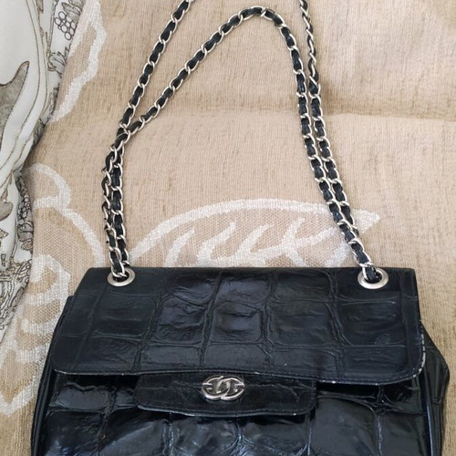Women's black shoulder and hand bag used