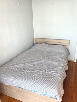 Σετ διπλό κρεβάτι 140x200 με στρώμα και σκελετό σαν καινούργιο