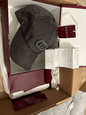 Gucci hat new, size M, black
