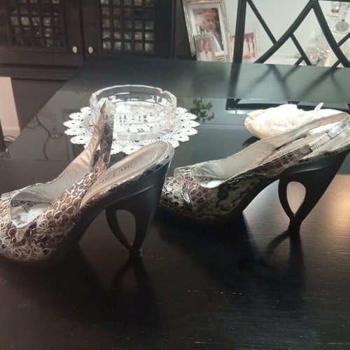 Guy Laroche women's leather sandals with unique heel, new, multicolor