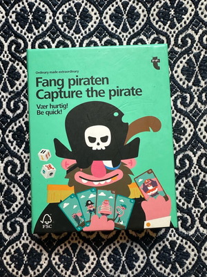 Fang Pirates Capture the Pirates game like new