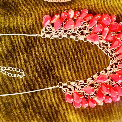Statement necklace with fuchsia red drops and gold chain used