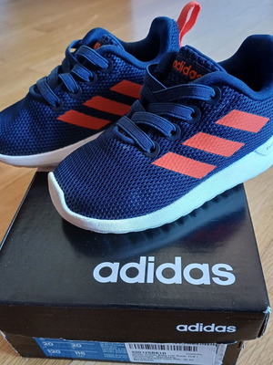 Adidas baby sports shoes size 20 like new with velcro