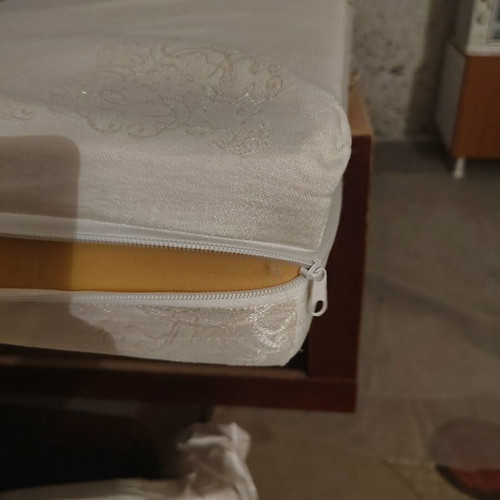 Single bed with metal frame and foam mattress used
