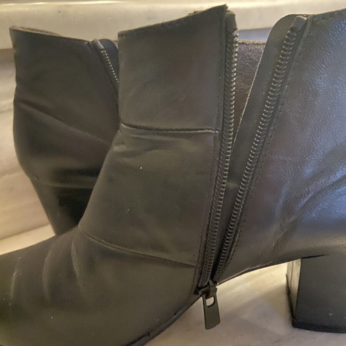 Leather ankle boots A.L.E. like new, black, size 41