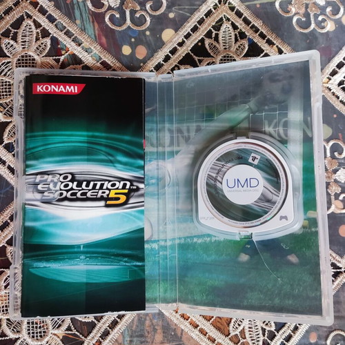 Pro Evolution Soccer 5 Sony PSP game used