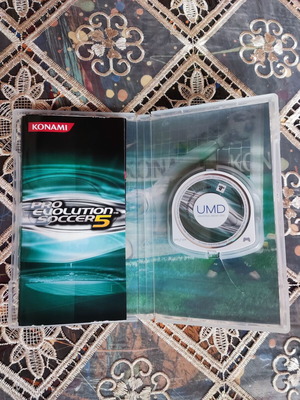 Pro Evolution Soccer 5 Sony PSP game used