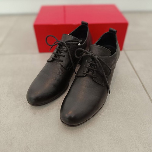 Bueno Black Leather Oxfords with Heel (39)