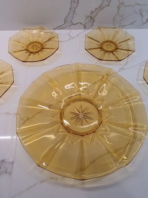 Vintage dessert set with large glossy amber platter and 4 plates like new