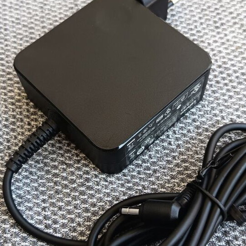 Lenovo Charger 20V 3.25A Type C 5A10K78736 used