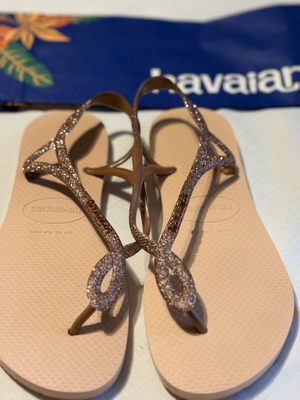 Havaianas sandals rose gold size 38 like new