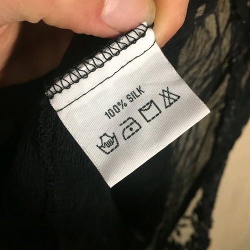 100% silk vest with embroidery like new, size M/L, black