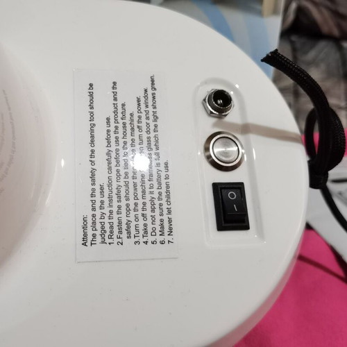 Window cleaning robot used with 12 microfiber cloths and remote control