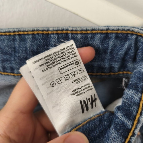 H&M classic dark blue denim shorts size 38 like new
