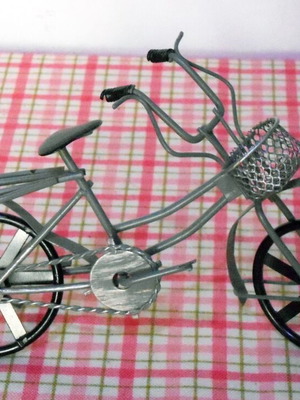 Metal decorative bicycle miniature like new, 17 cm x 12 cm