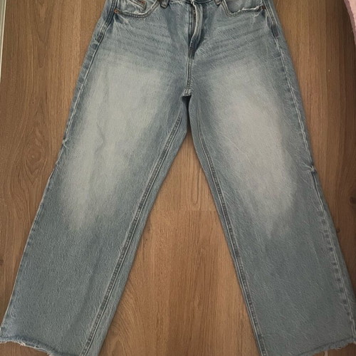 Stradivarius crop jeans like new, light color, size M