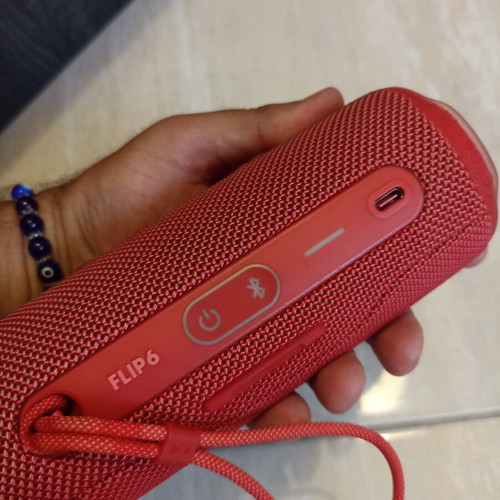 JBL Flip 6 portable Bluetooth speaker, red