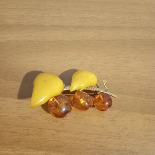 8KR vintage pin used, amber, Russia