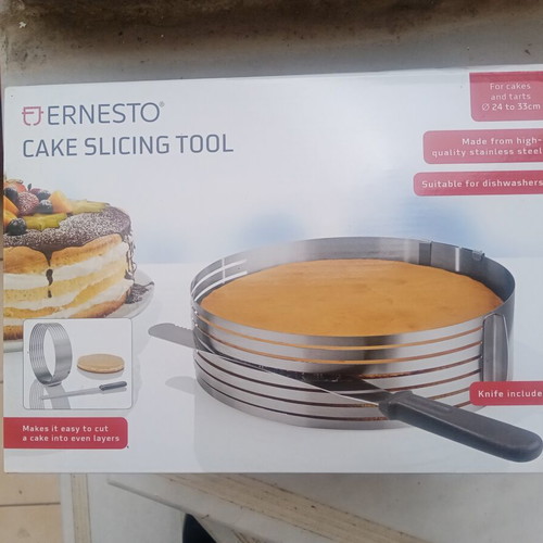Ernesto Cake Slicing Tool adjustable 24-33cm with knife