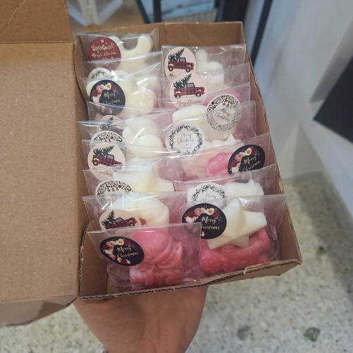 Wax melts Christmas scented with cinnamon made to order