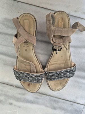 Платформени сандали употребявани номер 37 мек сив