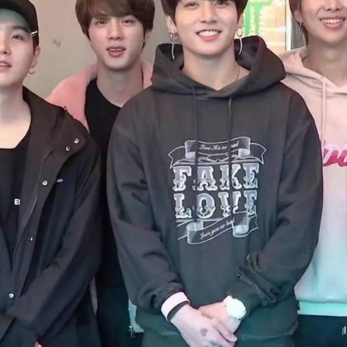 BTS Official Fake Love Hoodie like new, size S