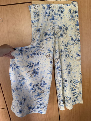 Custom Made Trousers like new, soft floral fabric, wide leg, S-M
