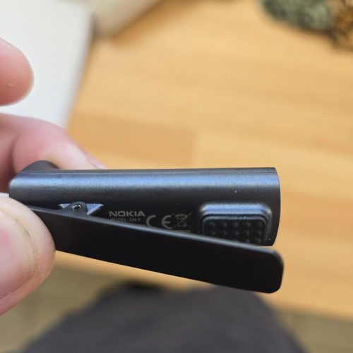 Nokia J Bluetooth Headset BH-806 charging base used