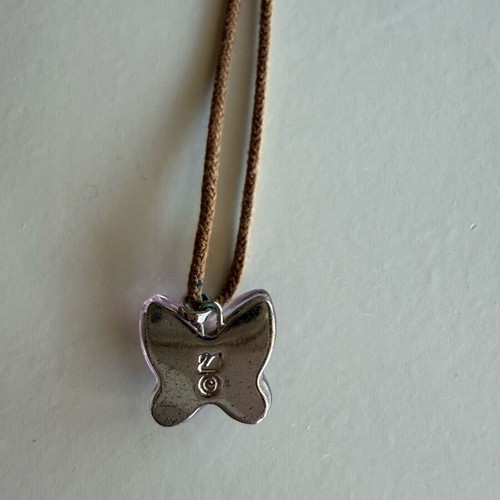 Swarovski butterfly necklace like new, pink lilac