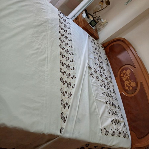 Bed sheet set with brown machine embroidery, 2 pillowcases