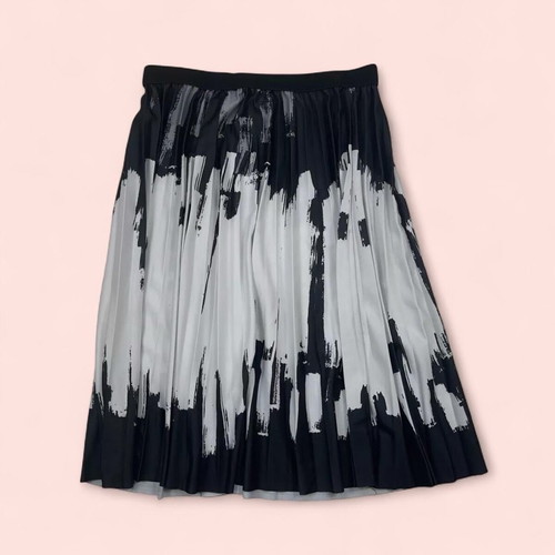 Two Tone Pleated Skirt Black White Flare Size M like new