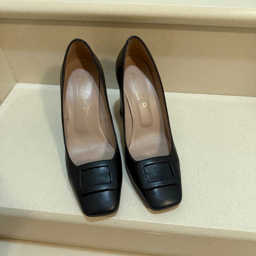 Pumps black, like new, size 38