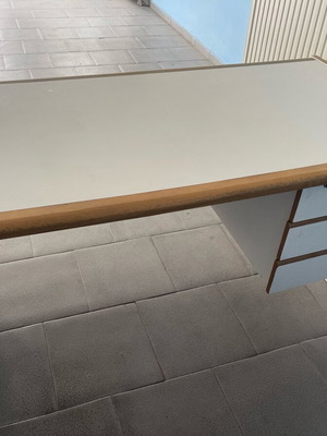 Desk in excellent condition